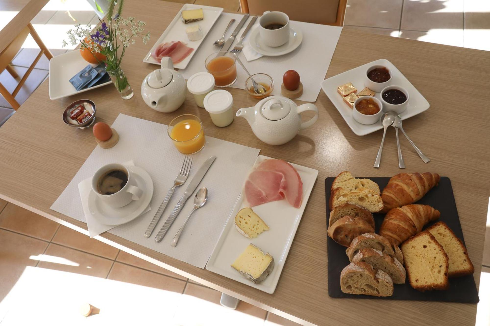 Logis Hotel Spa Restaurant Le Provence Lanarce Экстерьер фото