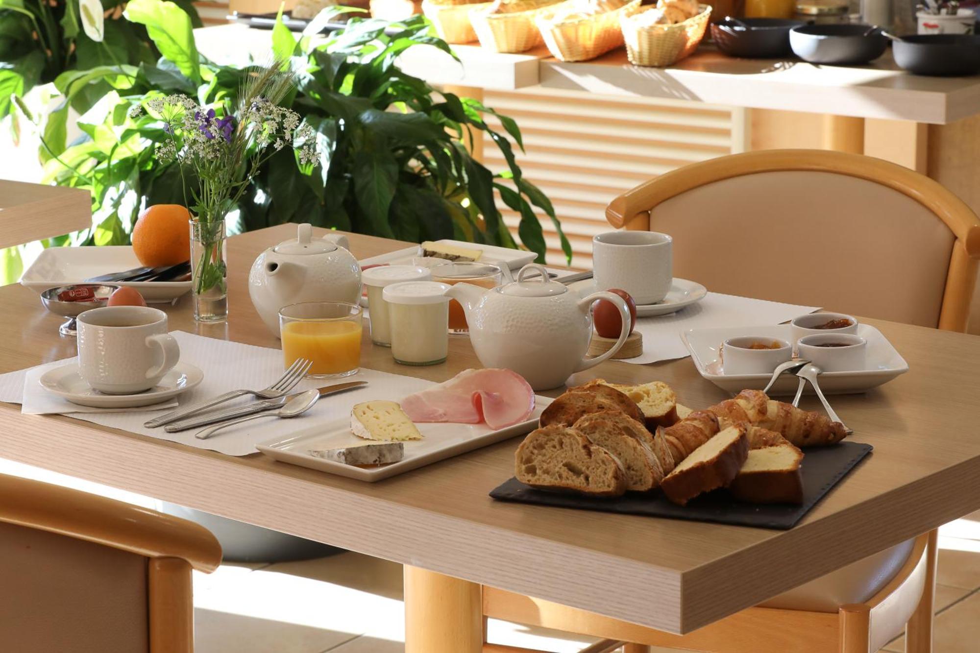 Logis Hotel Spa Restaurant Le Provence Lanarce Экстерьер фото
