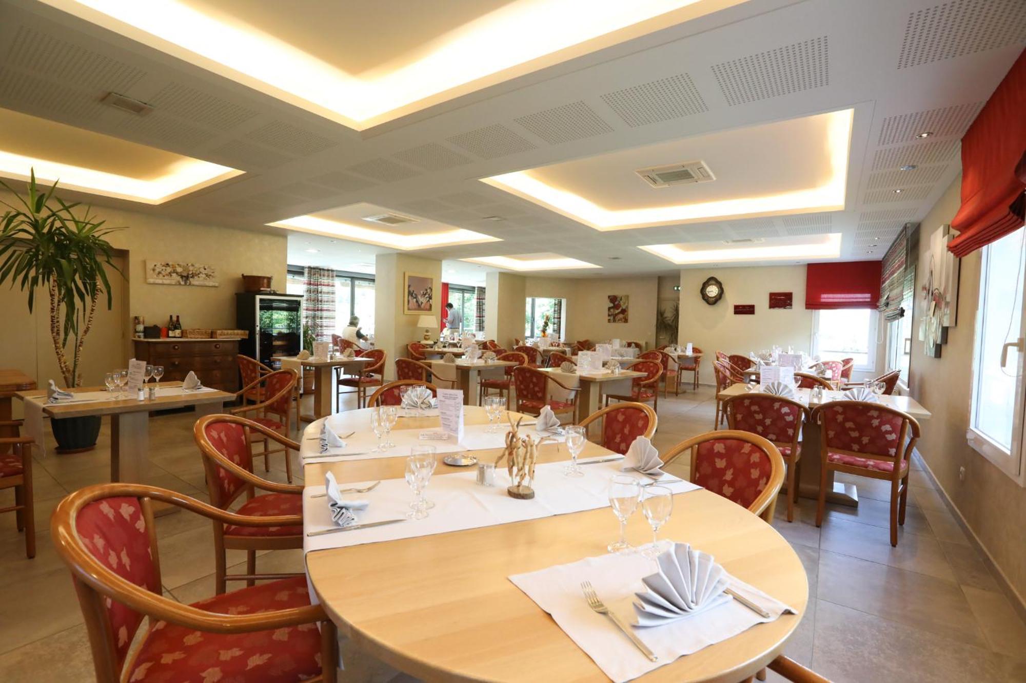 Logis Hotel Spa Restaurant Le Provence Lanarce Экстерьер фото