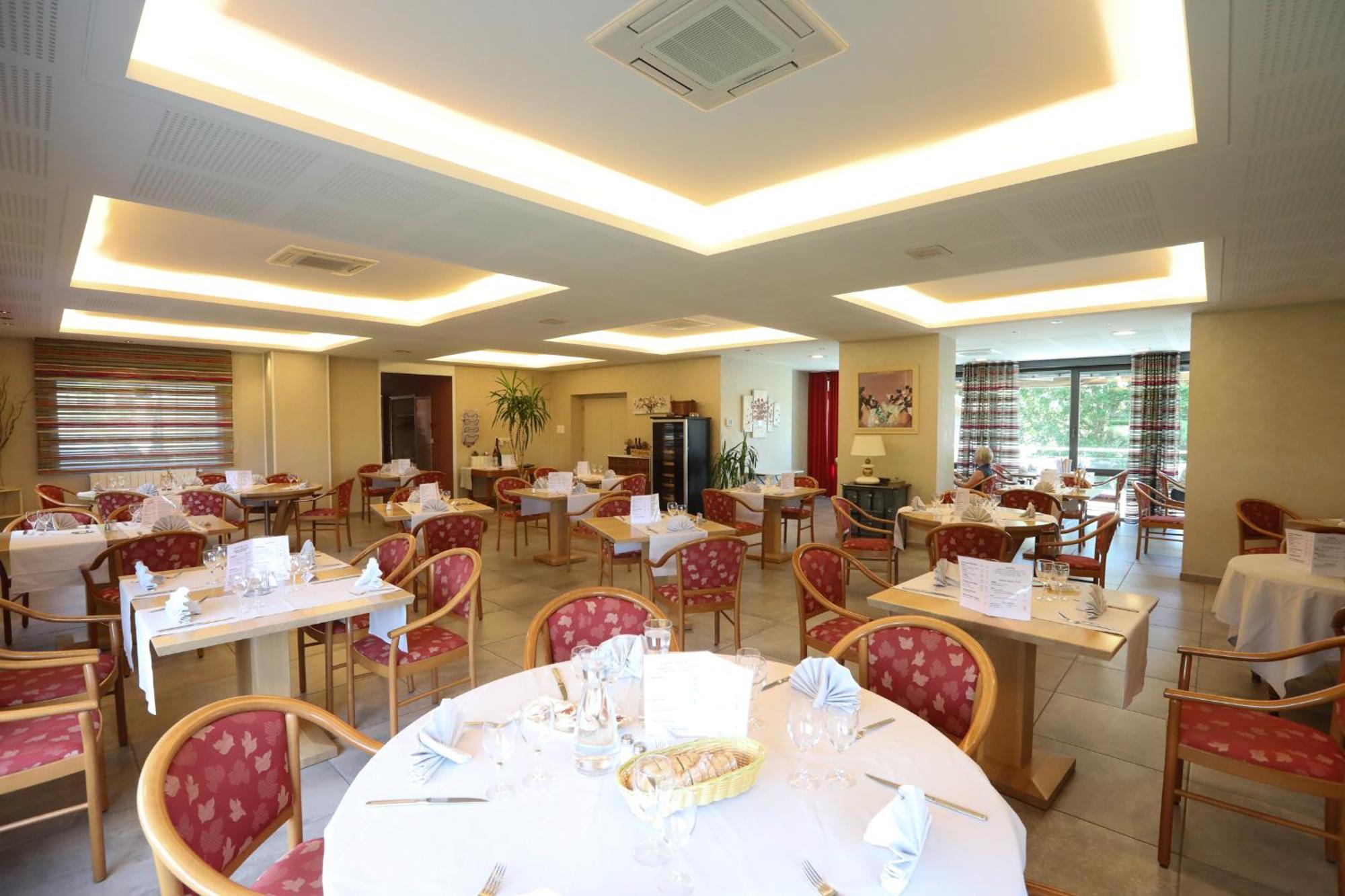 Logis Hotel Spa Restaurant Le Provence Lanarce Экстерьер фото